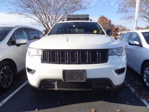 Used 2018 Jeep Grand Cherokee Limited image 2