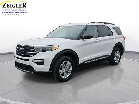 Used 2022 Ford Explorer XLT w/ Equipment Group 202A image 1