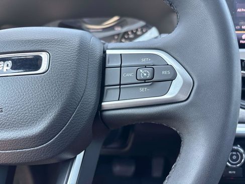 Certified 2024 Jeep Compass Latitude AWD/4WD image 19