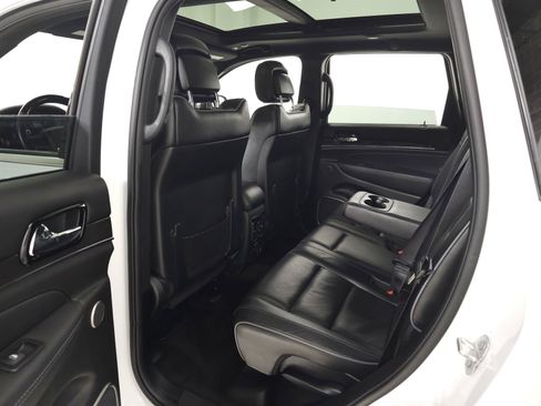 Used 2019 Jeep Grand Cherokee Overland AWD/4WD image 34