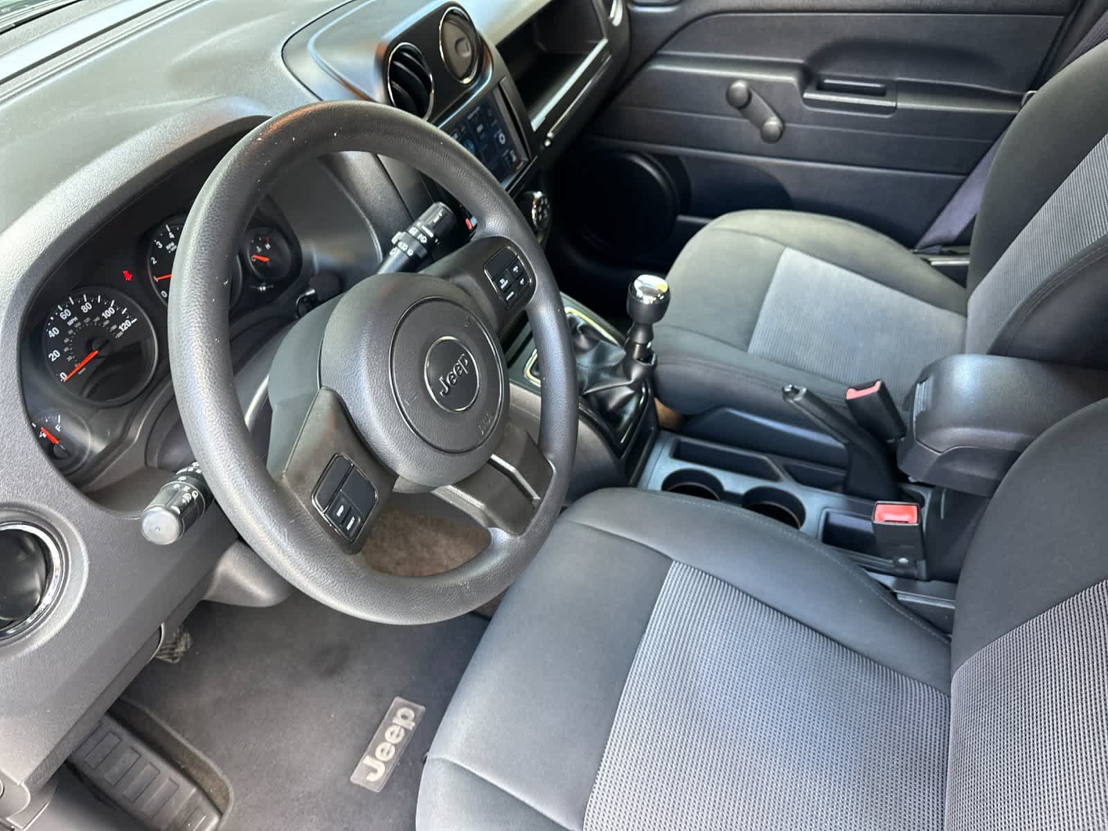 Used 2013 Jeep Patriot Sport FWD image 11