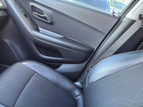 Used 2022 Chevrolet Trax LT w/ Sport Edition image 20