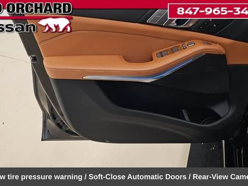 Used 2022 BMW X7 xDrive40i w/ Premium Package AWD/4WD image 9