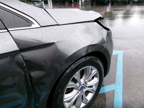 Used 2019 Ford Edge Titanium w/ Cold Weather Package image 2