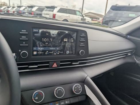 New 2026 Hyundai Elantra SE image 20