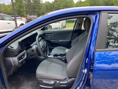 Used 2025 Kia K4 FWD image 9