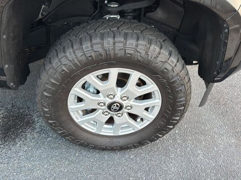 Certified 2024 Toyota Tacoma SR5 image 32