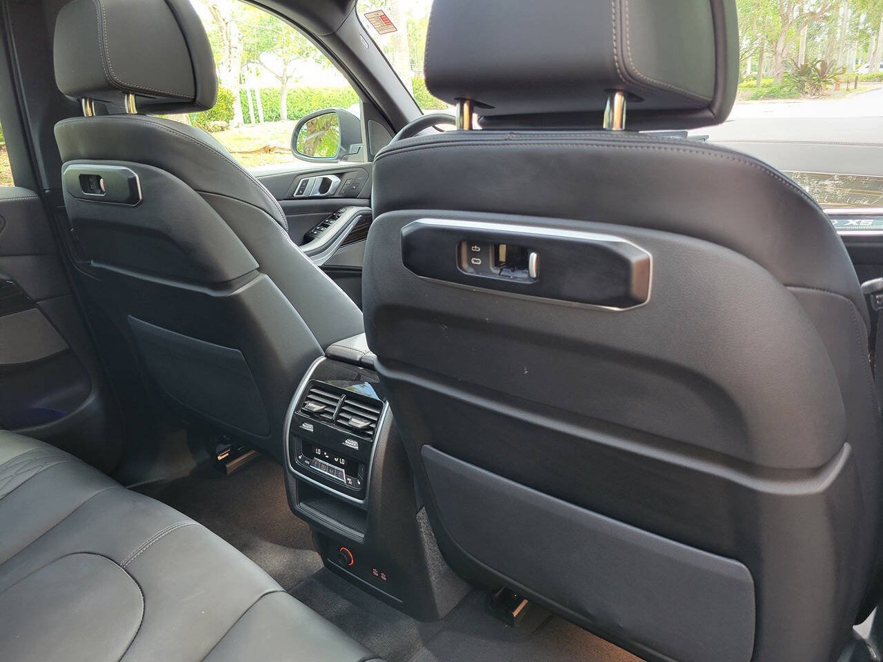 Used 2025 BMW X5 xDrive50e AWD/4WD image 12