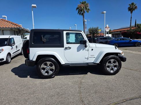 Used 2018 Jeep Wrangler Sahara w/ Connectivity Group AWD/4WD image 4