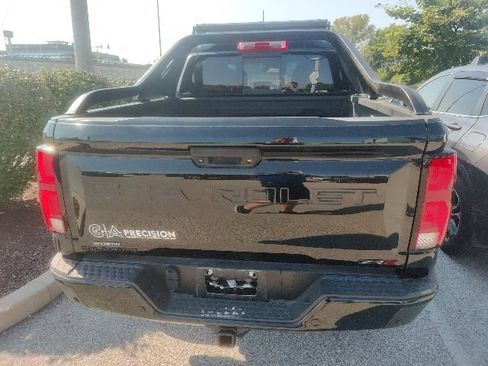 Used 2025 Chevrolet Colorado ZR2 w/ Midnight Edition AWD/4WD image 12