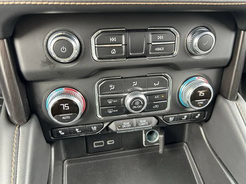 Used 2022 GMC Yukon AT4 AWD/4WD image 34