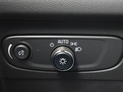 Used 2023 Buick Envision Essence w/ Technology Package I image 19