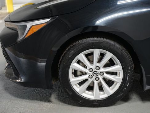 Certified 2025 Toyota Corolla SE image 5