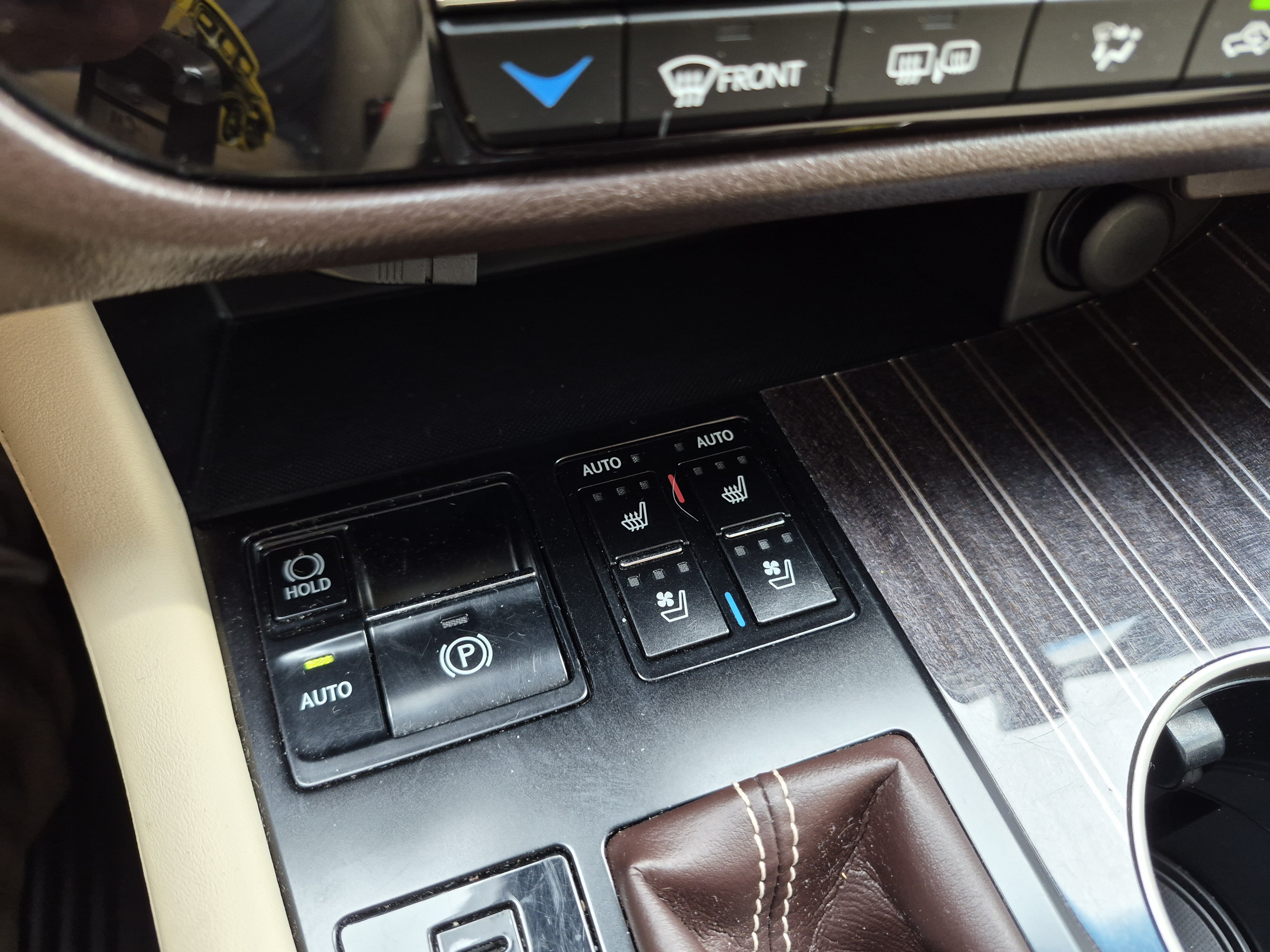 Used 2019 Lexus RX 450h AWD w/ Luxury Package image 25