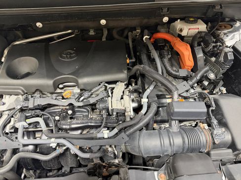 Used 2019 Toyota RAV4 XLE image 8