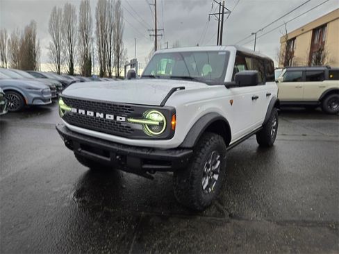 New 2025 Ford Bronco Badlands image 1