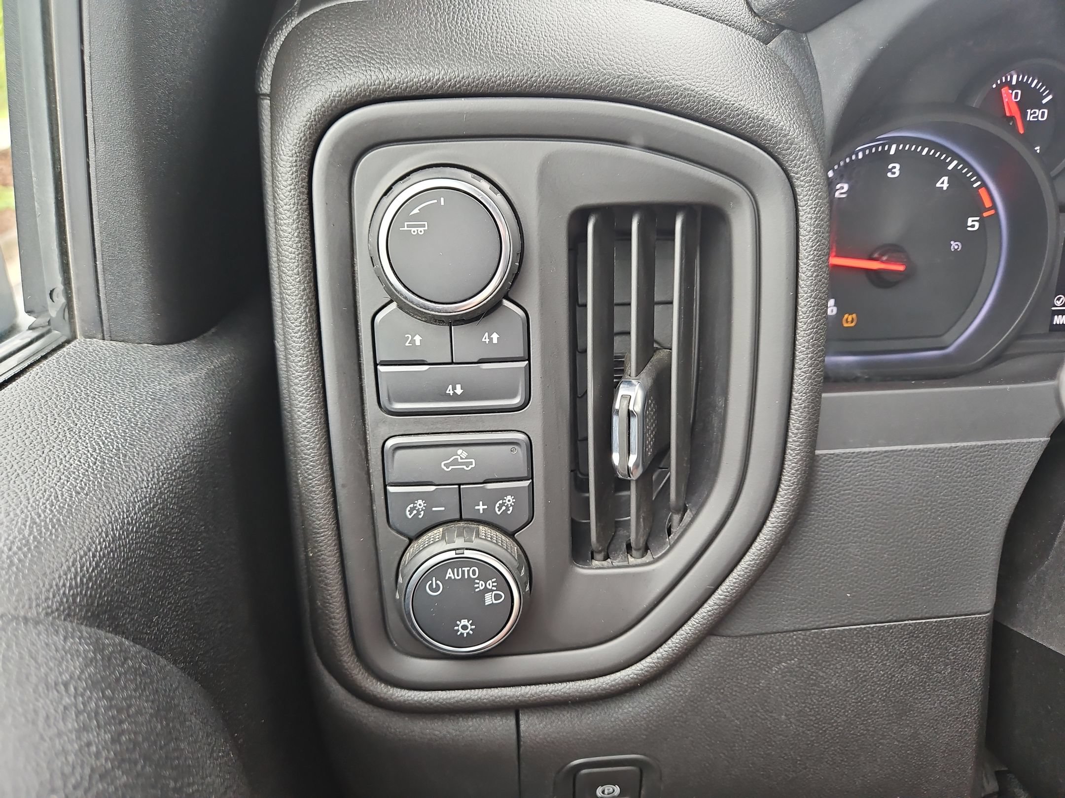 Used 2024 Chevrolet Silverado 3500 W/T AWD/4WD image 25