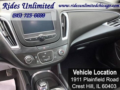 Used 2018 Chevrolet Malibu LT image 16