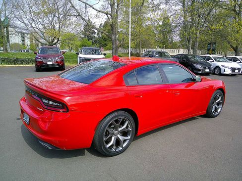 Used 2015 Dodge Charger SXT image 5