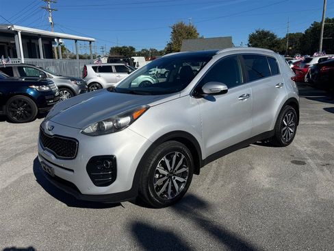 Used 2017 Kia Sportage EX w/ EX Technology Package image 2