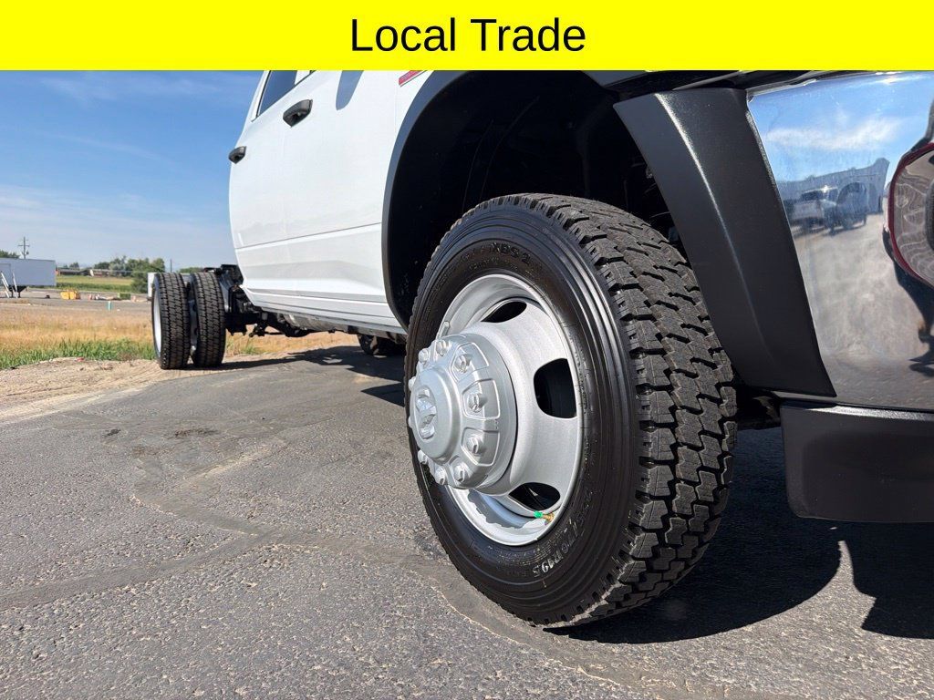 Used 2024 RAM 5500 Tradesman w/ Chrome Appearance Group AWD/4WD image 5