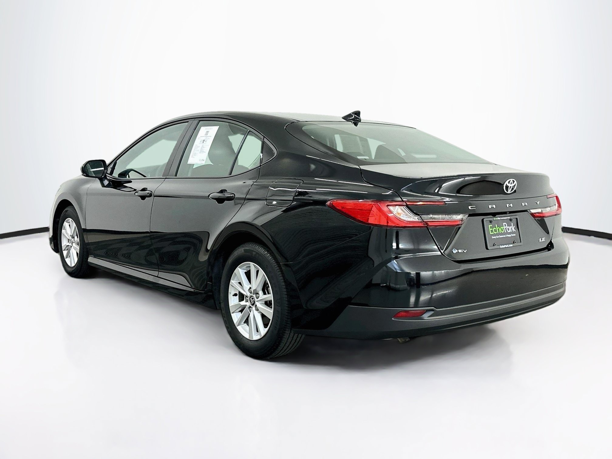 Used 2026 Toyota Camry LE FWD image 5