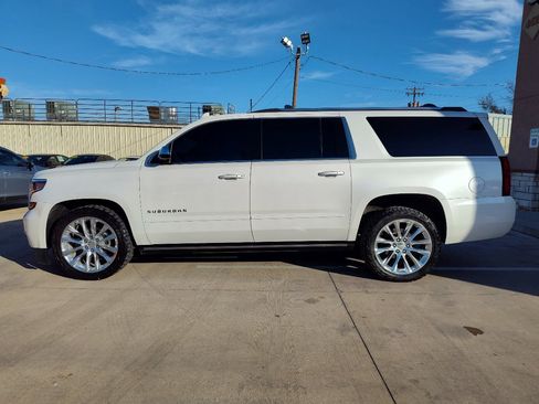 Used 2019 Chevrolet Suburban Premier w/ Premier Plus Edition image 7