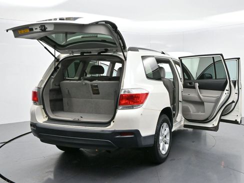 Used 2012 Toyota Highlander SE w/ Tow Pkg FWD image 41