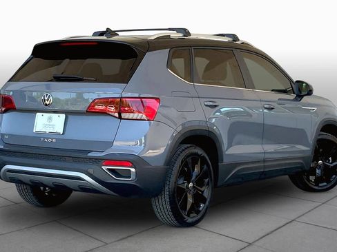 Used 2024 Volkswagen Taos SE w/ Panoramic Sunroof Package image 13
