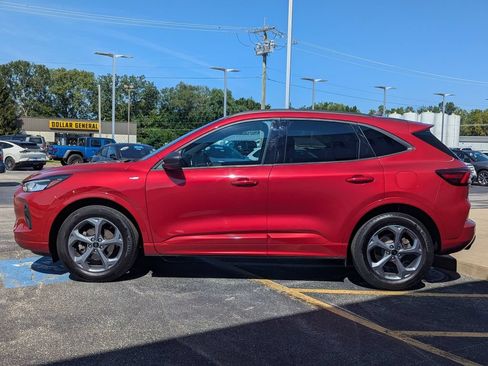 Used 2023 Ford Escape ST-Line w/ Tech Pack #1 AWD/4WD image 6