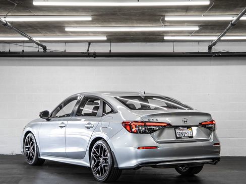 Used 2025 Honda Civic Sport image 3