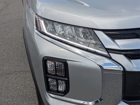 New 2025 Mitsubishi Outlander Sport SE image 9