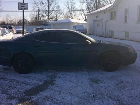 Used 2005 Pontiac Grand Prix GT w/ Leather Trim Package image 11