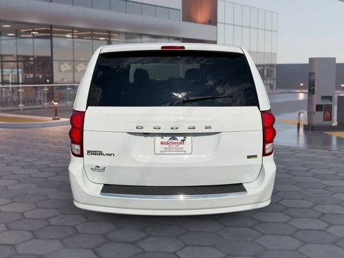Used 2018 Dodge Grand Caravan SE w/ UConnect Hands-Free Group FWD image 10