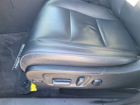 Used 2019 Toyota Highlander XLE image 27