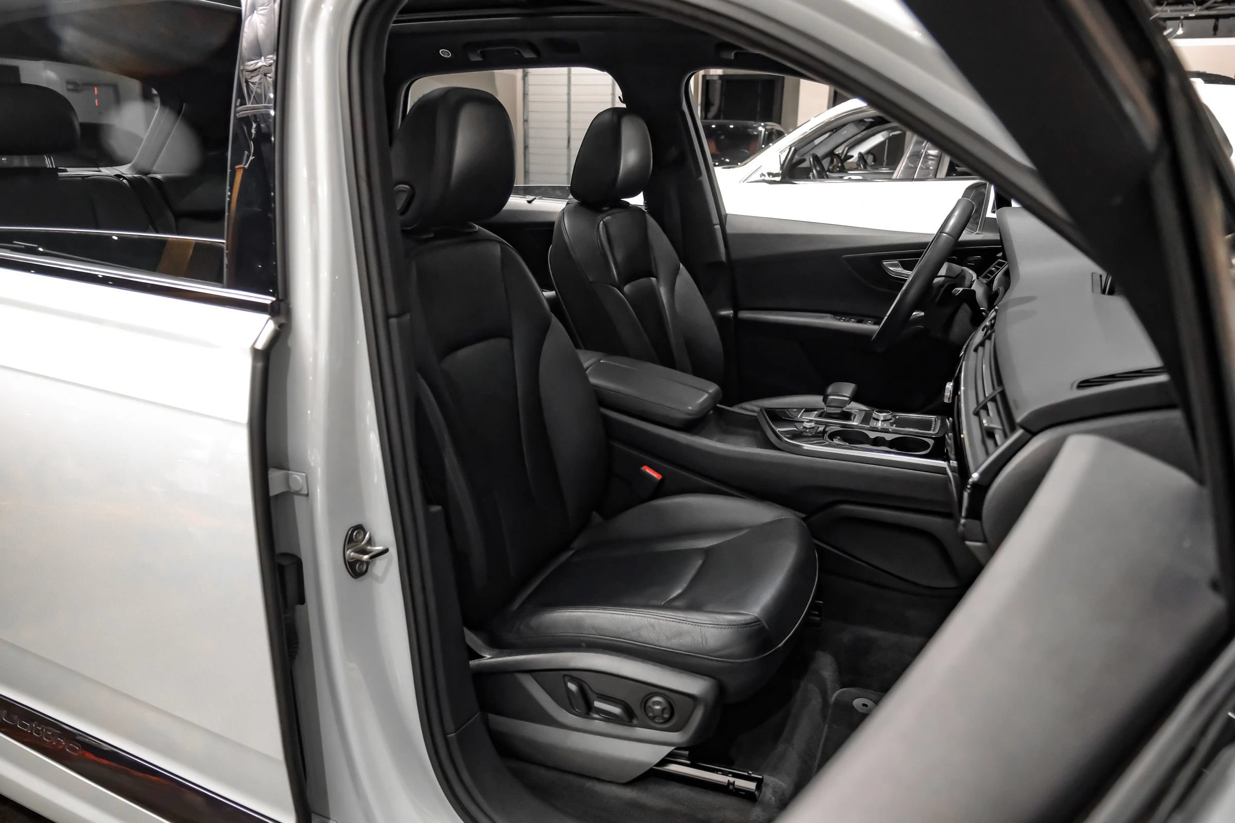Used 2019 Audi Q7 3.0T Prestige AWD/4WD image 40