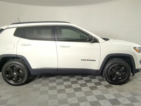 Certified 2018 Jeep Compass Latitude w/ Popular Equipment Group image 4
