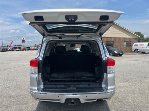 Used 2011 Toyota 4Runner SR5 w/ Convenience Pkg RWD image 13