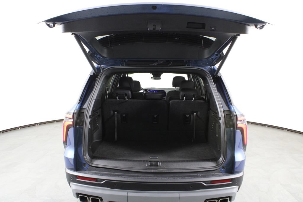 Used 2026 Chevrolet Traverse LT FWD image 15