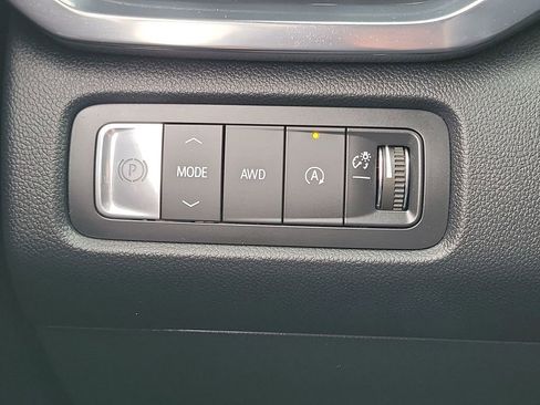 Used 2026 GMC Acadia AT4 w/ Luxury Package image 18