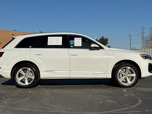 Certified 2025 Audi Q7 2.0T Premium image 3