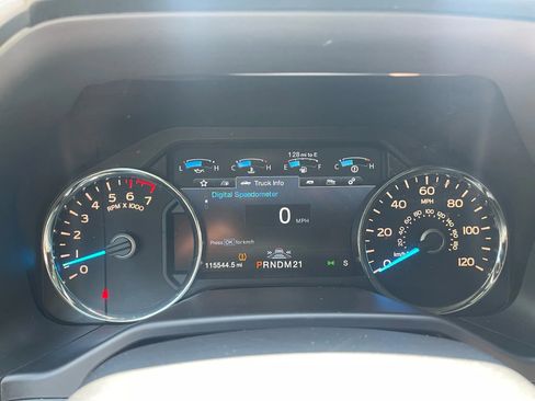 Used 2015 Ford F150 Platinum w/ Equipment Group 701A Luxury image 16