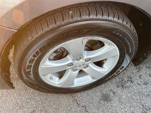 Used 2013 Toyota Sienna LE image 31