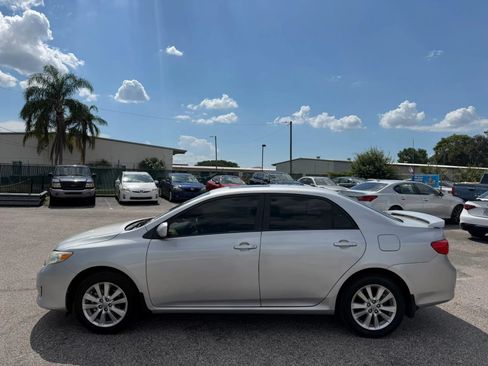 Used 2010 Toyota Corolla XLE FWD image 2