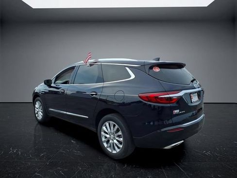 Used 2020 Buick Enclave Premium w/ Sun and Sites Package FWD image 6