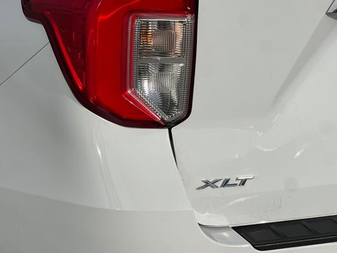 Used 2020 Ford Explorer XLT w/ Class III Trailer Tow Package image 24