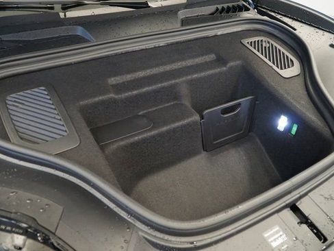 New 2026 Porsche Macan 4 Electric image 14