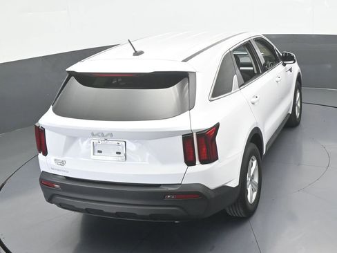 Used 2023 Kia Sorento LX image 46