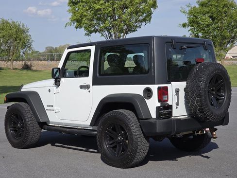 Used 2014 Jeep Wrangler Sport w/ Connectivity Group AWD/4WD image 6
