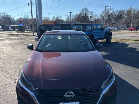 Used 2024 Nissan Altima 2.5 SV image 21